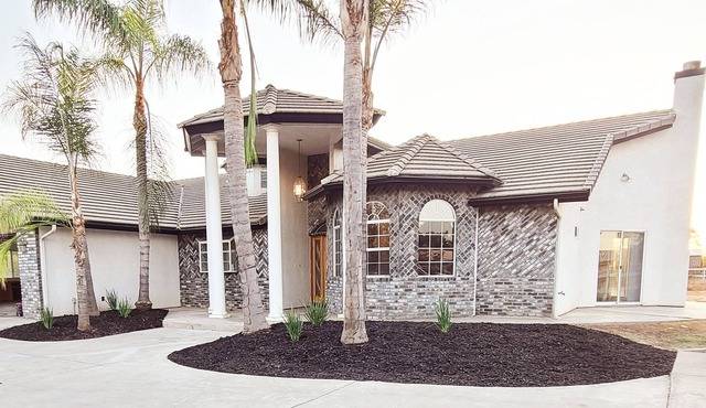 The Villa 232 - 5bedroom/6Beds/2MasterBedrooms/3Bath w/ Pool