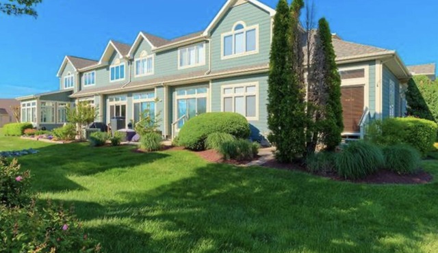 The Villa at Cottonwood Lane