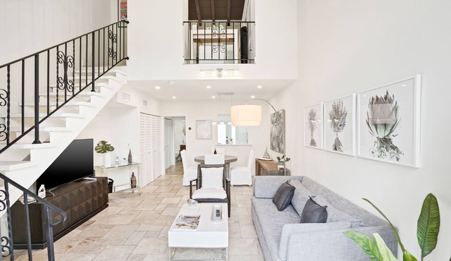 The Villa at St. James Place, unit e Luxury, Pet Friendly