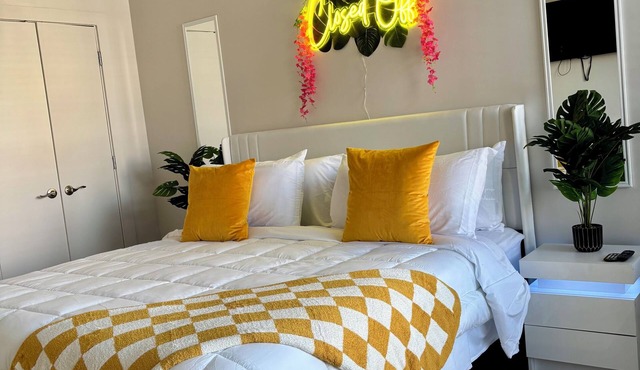 The Villa @Atlantic Station + Views+ Shopping