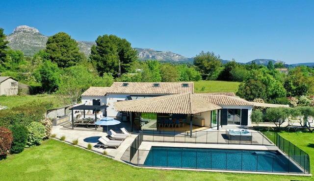 The "Villa Garlaban" in Provence classified 5*