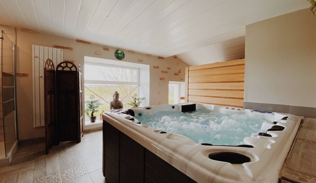 The Villa - Up to 10 people