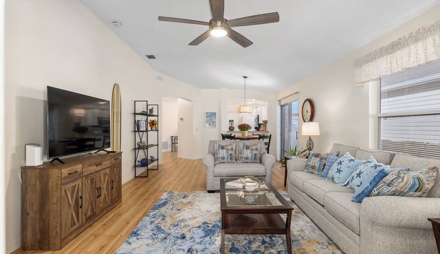 The Villages Courtyard Villa – Private Yard, Golf Cart Included, Pools Nearby