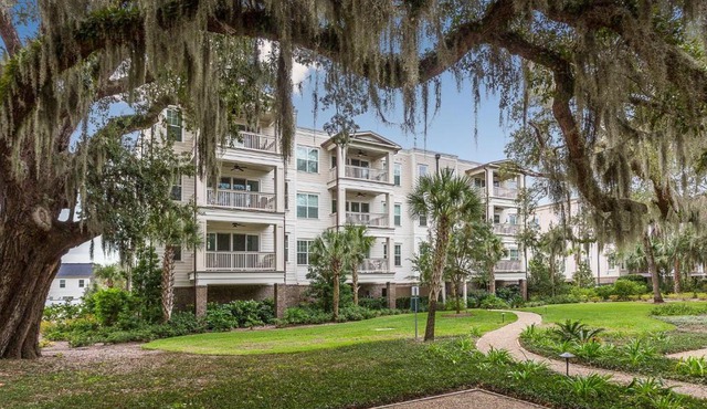 The Villas at Gascoigne - 117 Gascoigne Ave, #305