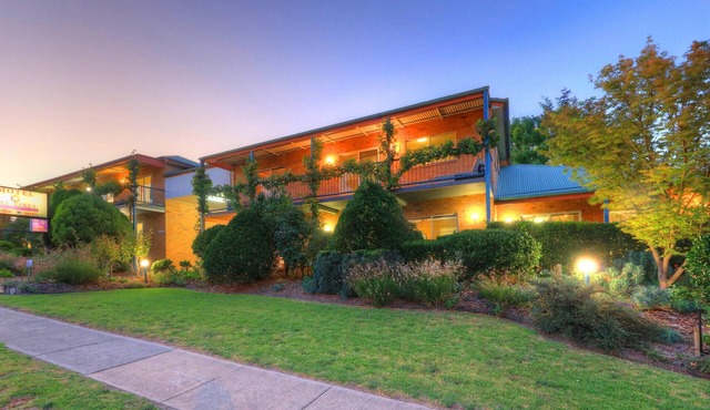 The Vines Motel and Cottages