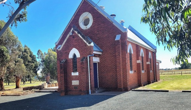 The Vines - Wyuna. Luxury Church Retreat near Echuca