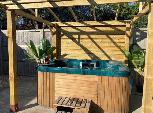 The Vineyard, 1 bedroom cottage with hot tub