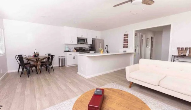 The Vineyard 2 bedroom condo in Historic Escondido, 10 mins from Safari park!