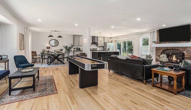 The Vintage Gem! Updated 5 Bed