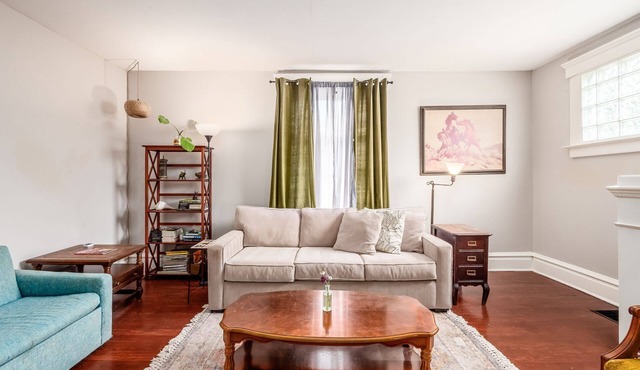 The Vintage Getaway - 3 Bedrooms - Columbus!