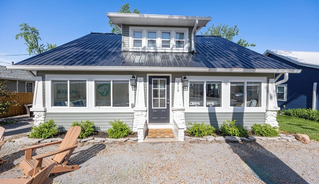 The Vintage Lake House w/Private Dock