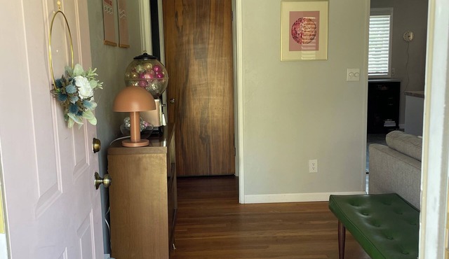 The Violet Villa - Cozy 2 bedroom Benson cutie