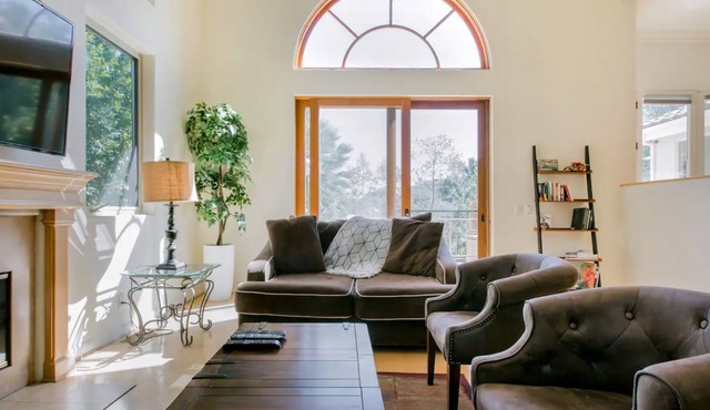 The Vista Malibu Mountaintop Retreat Villa & Garden