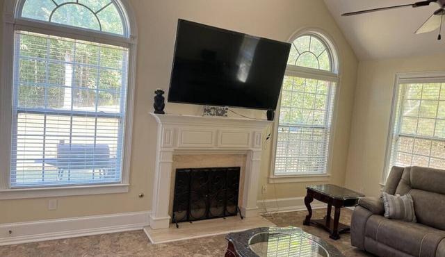 The VLuxe Getaway of Stockbridge