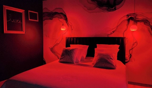 The Volupté Suite - Luxury, calm and romance with private sauna and Jacuzzi