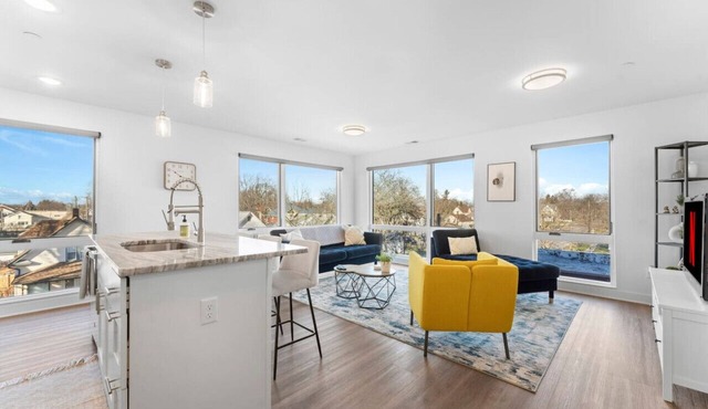 The W Loft Spacious 2 Bed Private Pool and Gym