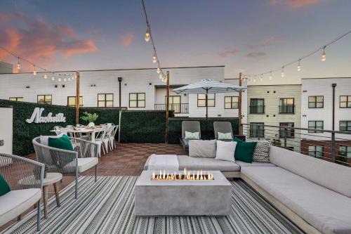 The Wade - Minutes to the Gulch & 12 South