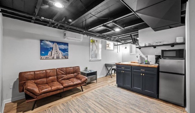 The Walnut Suites - The Onyx Suite