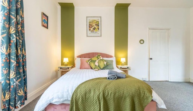 The Wanderer - Travel Themed Home For 10