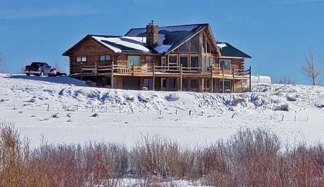 The Wapiti Retreat @ 22 West Cabins 18miles from Walden, 80 miles from Steamboat