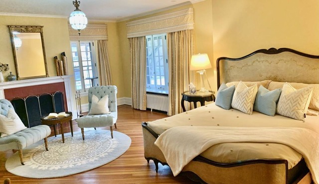 The Washington Room at Rushmore Estate in Woodbury NY Bed and Breakfast