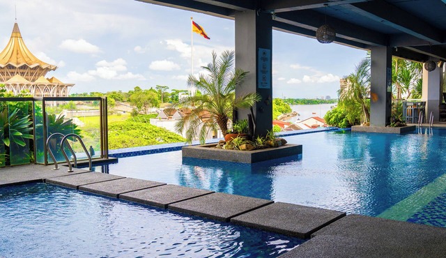 The Waterfront Hotel