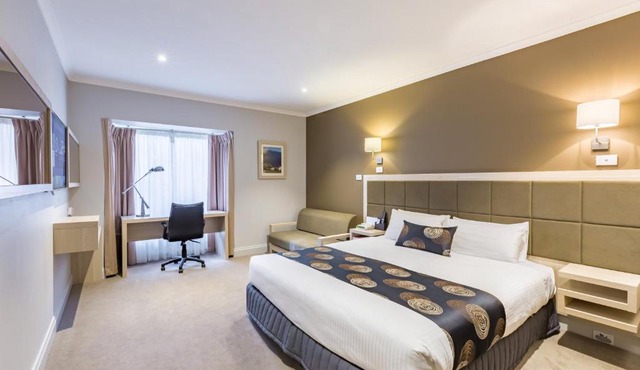 The Waverley International Hotel