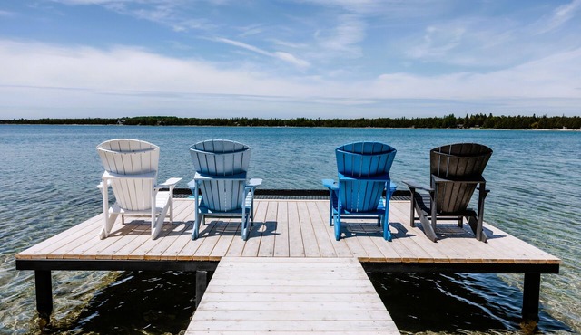 The Way Way Back 3 bedroom waterfront cottage with private dock Tobermory