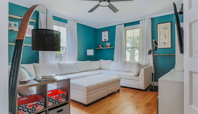 The Wayne Shire: Sleeps 8 + Downtown Waynesboro