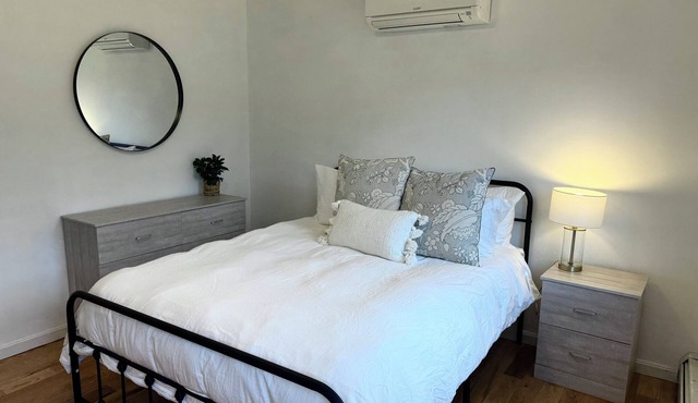 The Waypoint-Fantastic 5-bedroom house with AC in South Kingstown