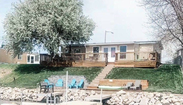 The “We Should Book Another Night” Lake house Haven