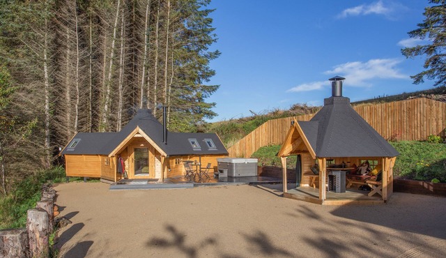 The Wee Spruce - One Bedroom House, Sleeps 2