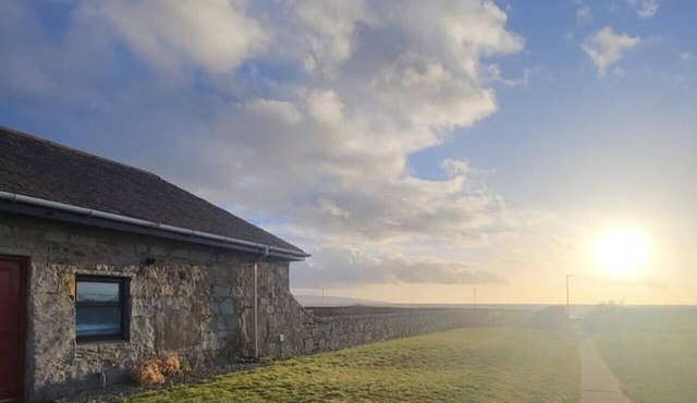 The Wee House -Coorie Doon Stays