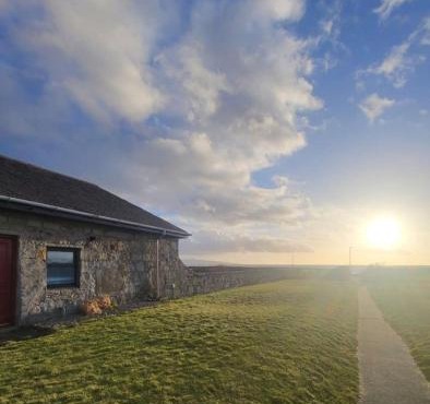 The Wee House -Coorie Doon Stays