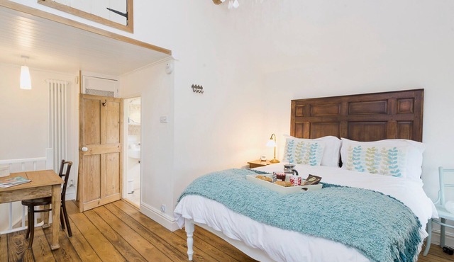 The Wee House on the Hill