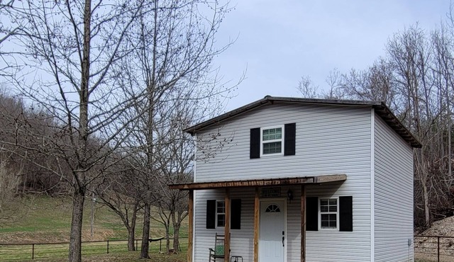The Wee Nook, just 3 miles from Carver Landing!