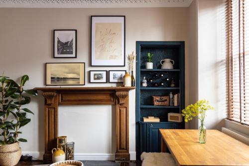 The Wee Shop, Stylish Two Bed Flat in Inverkip Village