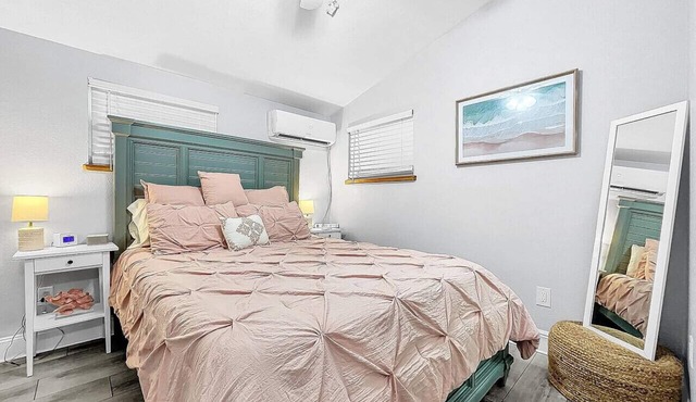 The Weekender- Lake Access, Bikes, Outdoor Living