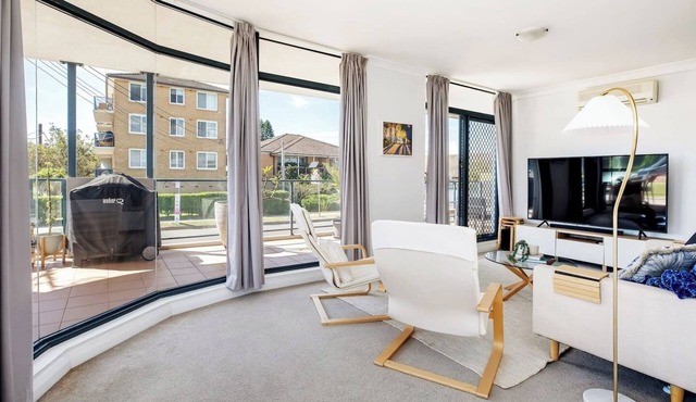 The Wellington A Beachside Balcony Haven