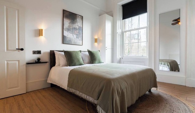 The West End Retreat - 5* Apartment