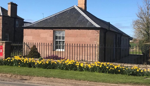 The West Lodge -dog friendly, cosy, Scottish Borders cottage