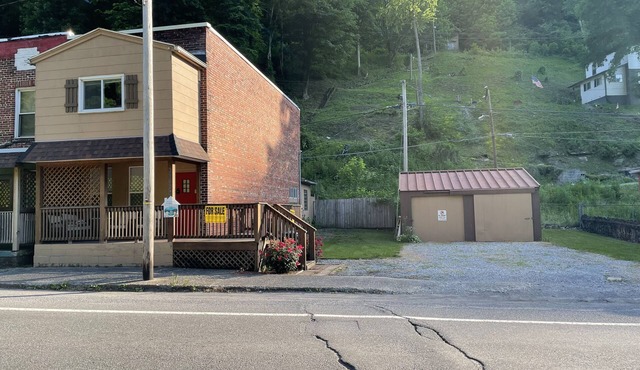 The West Virginia Way, The Cackalacky Shack