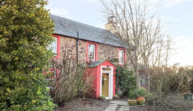 THE WEST WING, pet friendly, character holiday cottage in East Linton