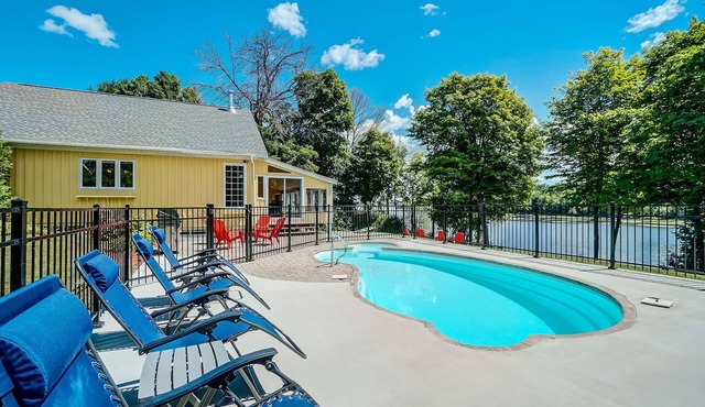 The Westbello - Premium Waterfront Vacation Home with Inground Pool and Hot tub