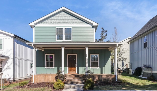 The Westchester - A modern bungalow 9-minute walk to downtown Ball Ground