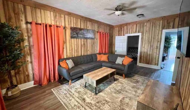 The Western Roost | A Vensérra Retreat Near Hot Springs State Park