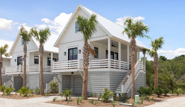 “The Whimbrel” (3043 Southerly Way) 2 person creekside bungalow at Kiawah River