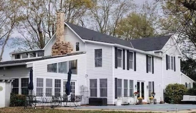 The Whipper Inn at Winfall ~ Horses Welcome