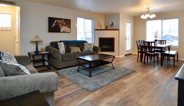 "The Whisk Away" Condo- CLEAN & COMFORTABLE!