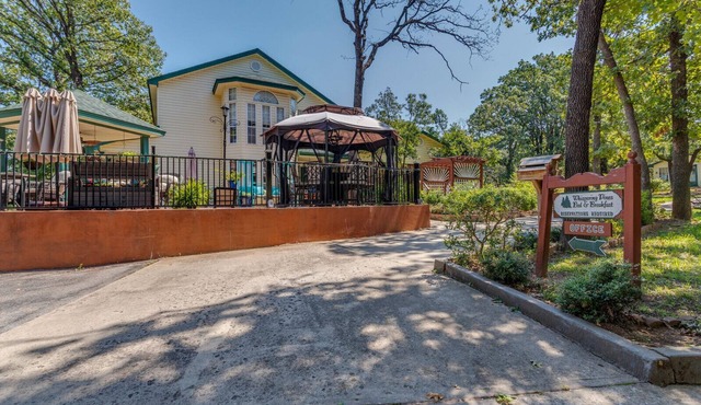 The Whispering Pines Inn Bed & Breakfast